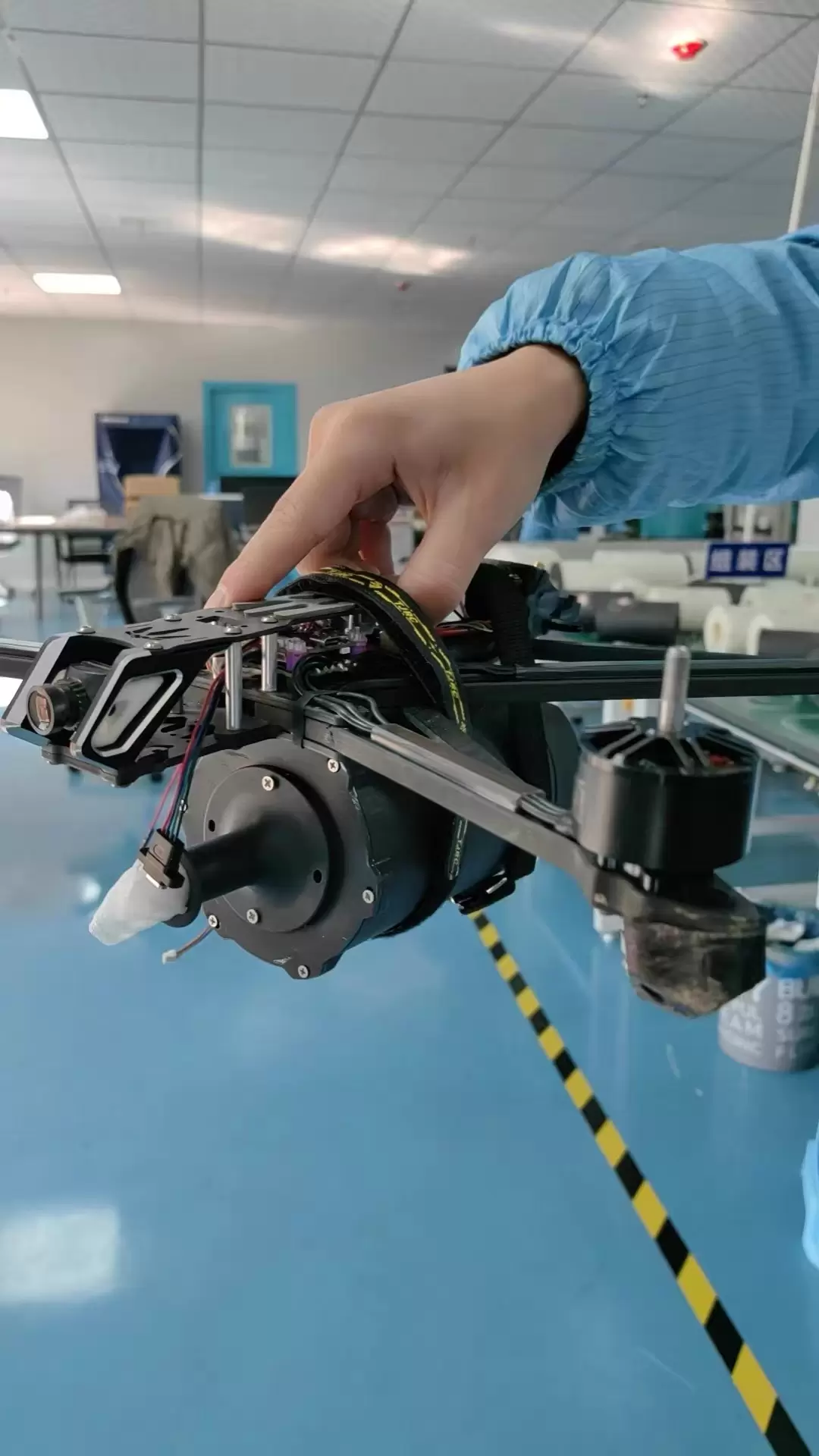 Drones equipped with fiber optic spools for 3km, 5km, 10km, 15km, 20km, 30km, 40km ranges.